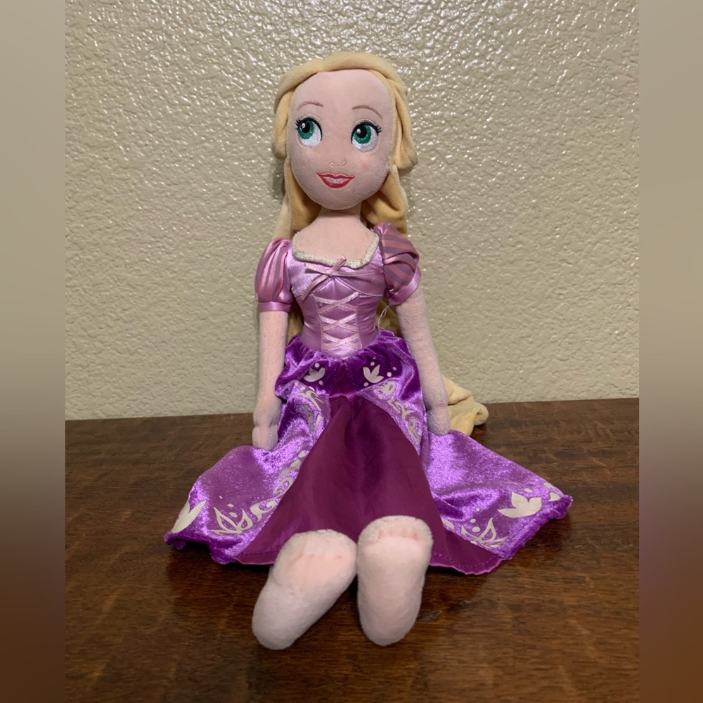 Disney Store Exclusive Disney Princess ๐ธ Rapunzel Character Plush Doll - Picture 1 of 8